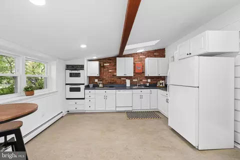 Kitchen - 4 Springvale Ln, Silver Spring, MD 20910 photo 2 of 3