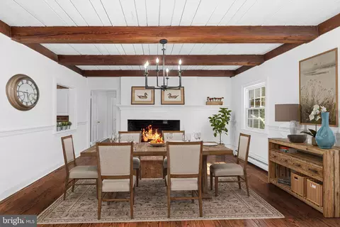 Dining - 4 Springvale Ln, Silver Spring, MD 20910 photo 2 of 2