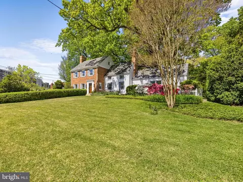 Exterior - 4 Springvale Ln, Silver Spring, MD 20910 photo 2 of 16