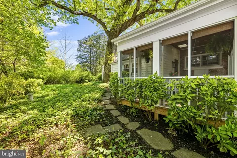 Exterior - 4 Springvale Ln, Silver Spring, MD 20910 photo 14 of 16
