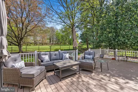 Exterior - 4 Dartmoor Ct, Olney, MD 20832 photo 6 of 11