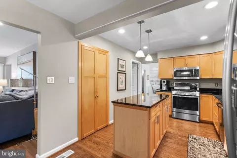 Kitchen - 4 Dartmoor Ct, Olney, MD 20832 photo 4 of 6
