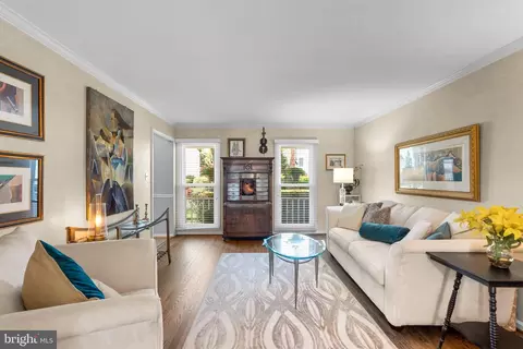 Living - 4 Dartmoor Ct, Olney, MD 20832 photo 4 of 12
