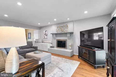 Living - 4 Dartmoor Ct, Olney, MD 20832 photo 8 of 12