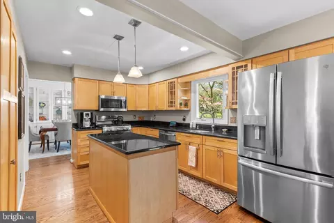 Kitchen - 4 Dartmoor Ct, Olney, MD 20832 photo 2 of 6