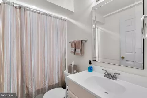 Bath - 4 Dartmoor Ct, Olney, MD 20832 photo 6 of 6
