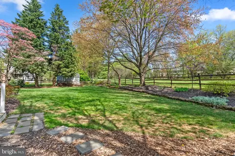 Exterior - 4 Dartmoor Ct, Olney, MD 20832 photo 11 of 11