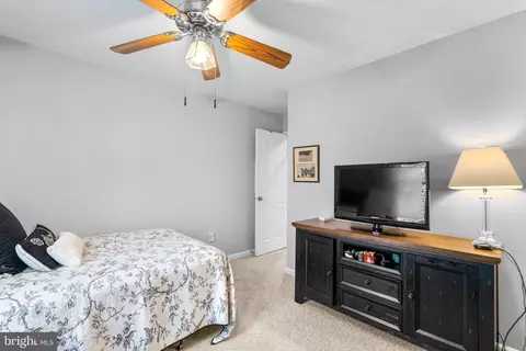 Bedroom - 4 Dartmoor Ct, Olney, MD 20832 photo 7 of 8