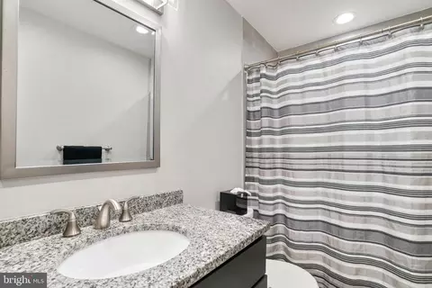 Bath - 4 Dartmoor Ct, Olney, MD 20832 photo 5 of 6