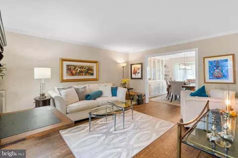 Living - 4 Dartmoor Ct, Olney, MD 20832 photo 1 of 12