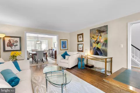 Living - 4 Dartmoor Ct, Olney, MD 20832 photo 2 of 12