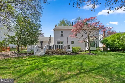 Exterior - 4 Dartmoor Ct, Olney, MD 20832 photo 8 of 11