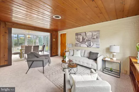 Living - 801 Copley Ln, Silver Spring, MD 20904 photo 8 of 10