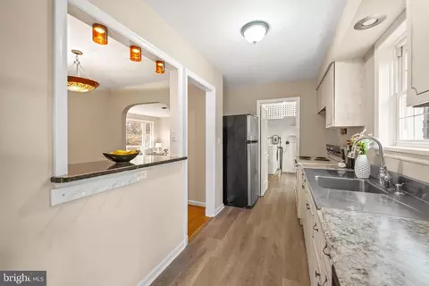 Kitchen - 801 Copley Ln, Silver Spring, MD 20904 photo 5 of 6