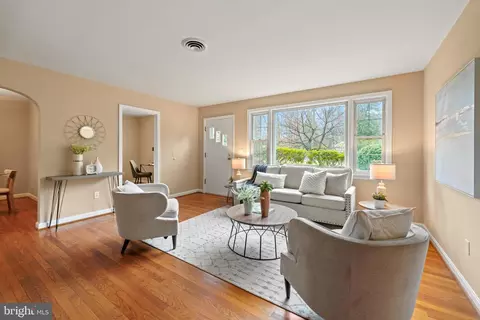 Living - 801 Copley Ln, Silver Spring, MD 20904 photo 1 of 10