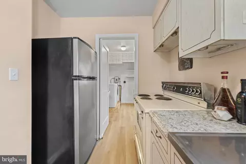 Kitchen - 801 Copley Ln, Silver Spring, MD 20904 photo 4 of 6