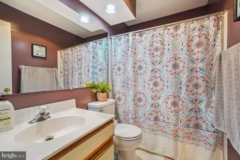 Bath - 3317 Sir Thomas Dr #4-A-22, Silver Spring, MD 20904 photo 1 of 3