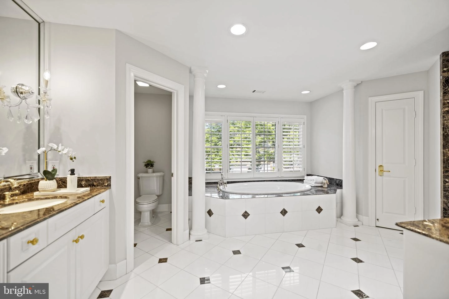Bath - 7805 Gate Post Way, Potomac, MD 20854 photo 3 of 4