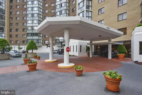 15100 Interlachen Dr #4-710, Silver Spring, MD 20906 photo 2