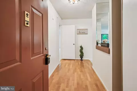 15100 Interlachen Dr #4-710, Silver Spring, MD 20906 photo 5