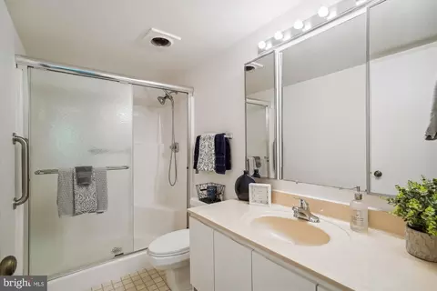 15100 Interlachen Dr #4-710, Silver Spring, MD 20906 photo 20