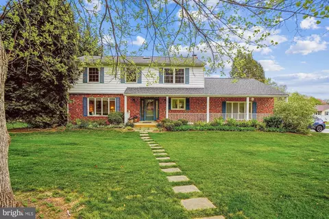 28717 Greenberry Dr, Gaithersburg, MD 20882