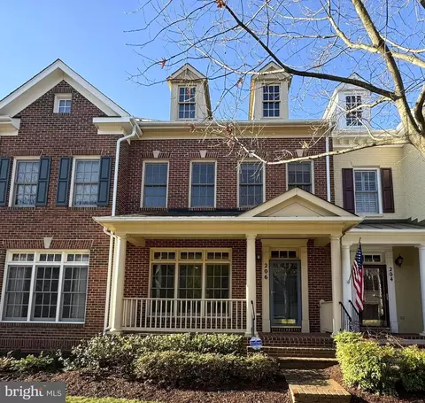 206 Oak Knoll Ter, Rockville, MD 20850