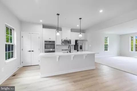 9594 Nature Trl #413A, Montgomery Village, MD 20879