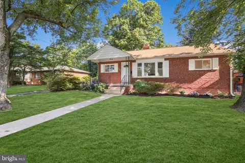2423 Homestead Dr, Silver Spring, MD 20902 photo 3