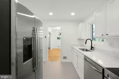 2423 Homestead Dr, Silver Spring, MD 20902 photo 29