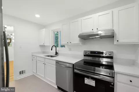 2423 Homestead Dr, Silver Spring, MD 20902 photo 25