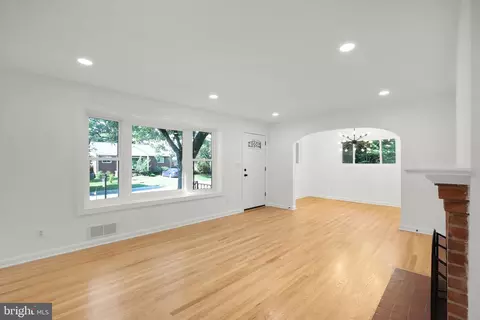 2423 Homestead Dr, Silver Spring, MD 20902 photo 11