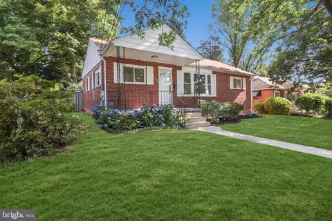 2423 Homestead Dr, Silver Spring, MD 20902 photo 2
