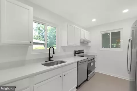 2423 Homestead Dr, Silver Spring, MD 20902 photo 28