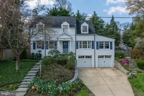 5004 Brookeway Dr, Bethesda, MD 20816