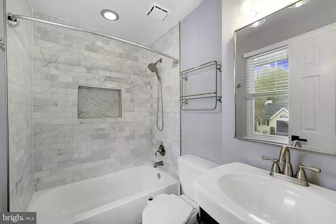 Bath - 1109 Rosemere Ave, Silver Spring, MD 20904 photo 1 of 3