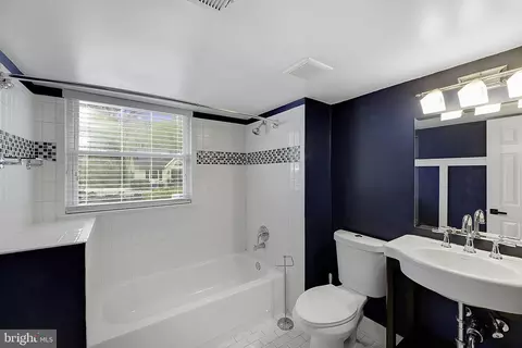 Bath - 1109 Rosemere Ave, Silver Spring, MD 20904 photo 3 of 3