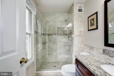 Bath - 18112 Carrisa Way, Olney, MD 20832 photo 3 of 9