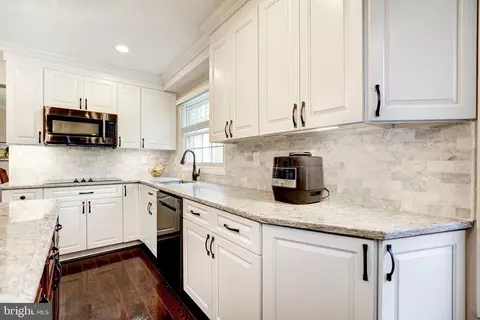 Kitchen - 18112 Carrisa Way, Olney, MD 20832 photo 5 of 9