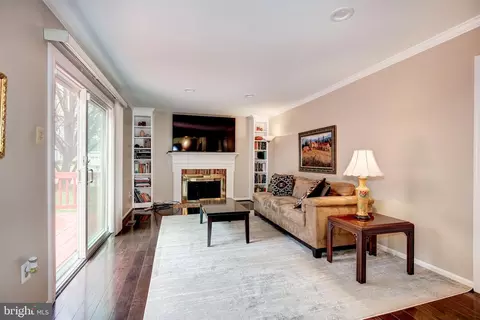Living - 18112 Carrisa Way, Olney, MD 20832 photo 7 of 9