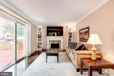 Living - 18112 Carrisa Way, Olney, MD 20832 photo 6 of 9