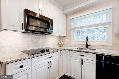 Kitchen - 18112 Carrisa Way, Olney, MD 20832 photo 3 of 9