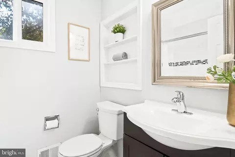 518 Lamberton Dr, Silver Spring, MD 20902 photo 24