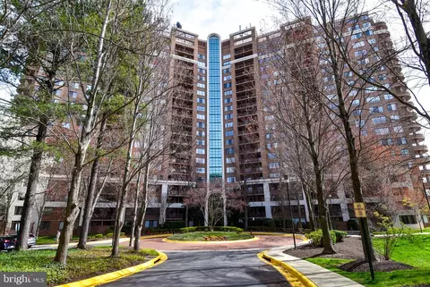10101 Grosvenor Pl #L13, Rockville, MD 20852