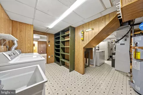 Bath - 203 Hutton St, Gaithersburg, MD 20877 photo 3 of 3