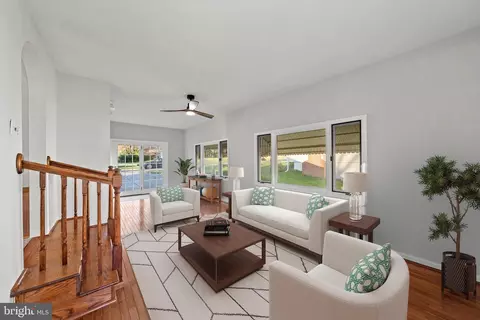 Living - 203 Hutton St, Gaithersburg, MD 20877 photo 4 of 5