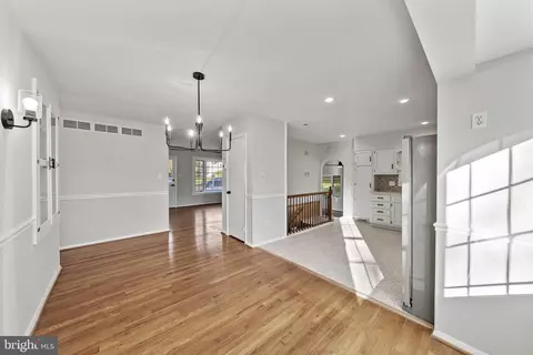 Living - 203 Hutton St, Gaithersburg, MD 20877 photo 3 of 5