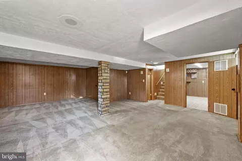 Living - 203 Hutton St, Gaithersburg, MD 20877 photo 5 of 5