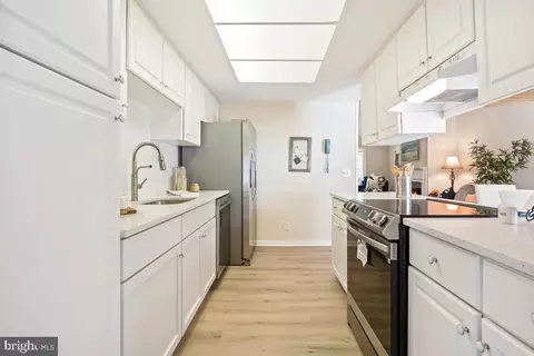 Kitchen - 3654 Edelmar Ter #120, Silver Spring, MD 20906 photo 3 of 4