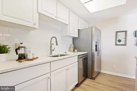 Kitchen - 3654 Edelmar Ter #120, Silver Spring, MD 20906 photo 4 of 4